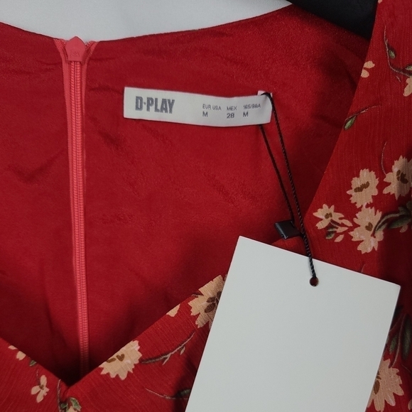 D PLAY Red Floral Dress. SZ m. NWT - Picture 4 of 7